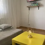 Ana *